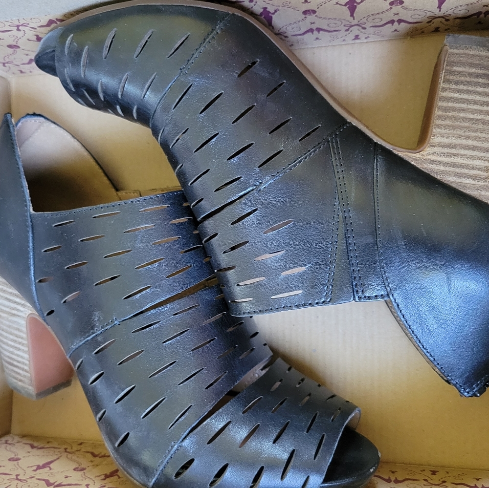 Clark's Okena black open toe bootie